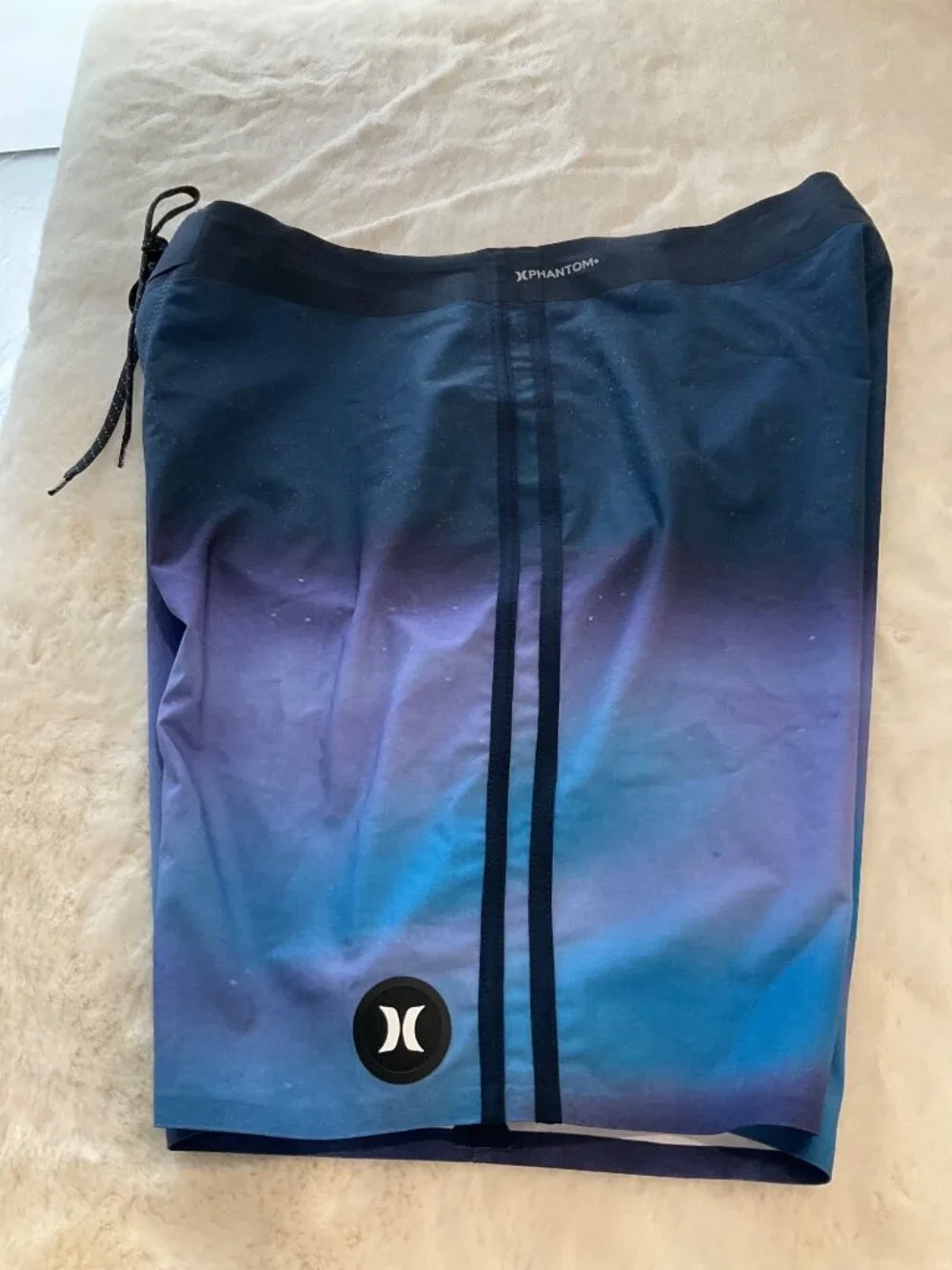 Hurley Phantom size 32 Board Shorts, Blue/Purple Ombre 18